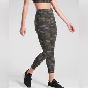 ATHLETA Ultimate 7/8 Camo Leggings